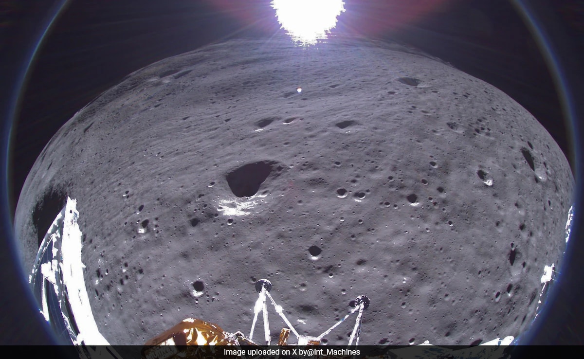 US Lunar Lander Sends Final Image Before Power Depletion