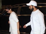 Parents-To-Be Deepika Padukone And Ranveer Singh Greeted With Flowers, Cake At Airport