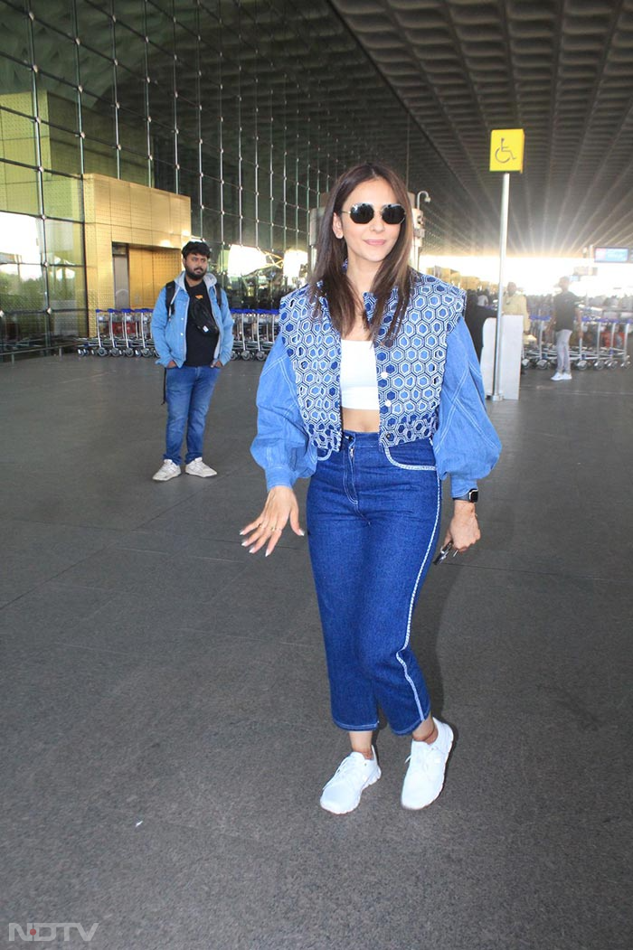 High-Flying Fashion: Rakul Preet Singh, Isha Malviya\'s Airport Style